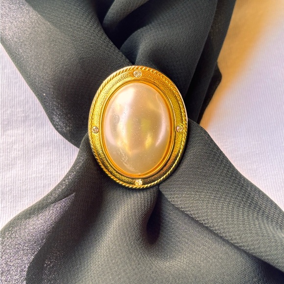 Pearl & Rhinestone Scarf Clip/Ring - Picture 4 of 13